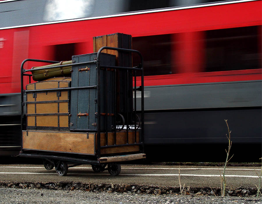 Möbel für Eilige, am Bahnhof, 2006